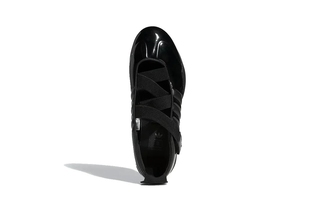 Tênis Adidas Taekwondo Caroline Hu x CLOT Black Preto detalhe do material