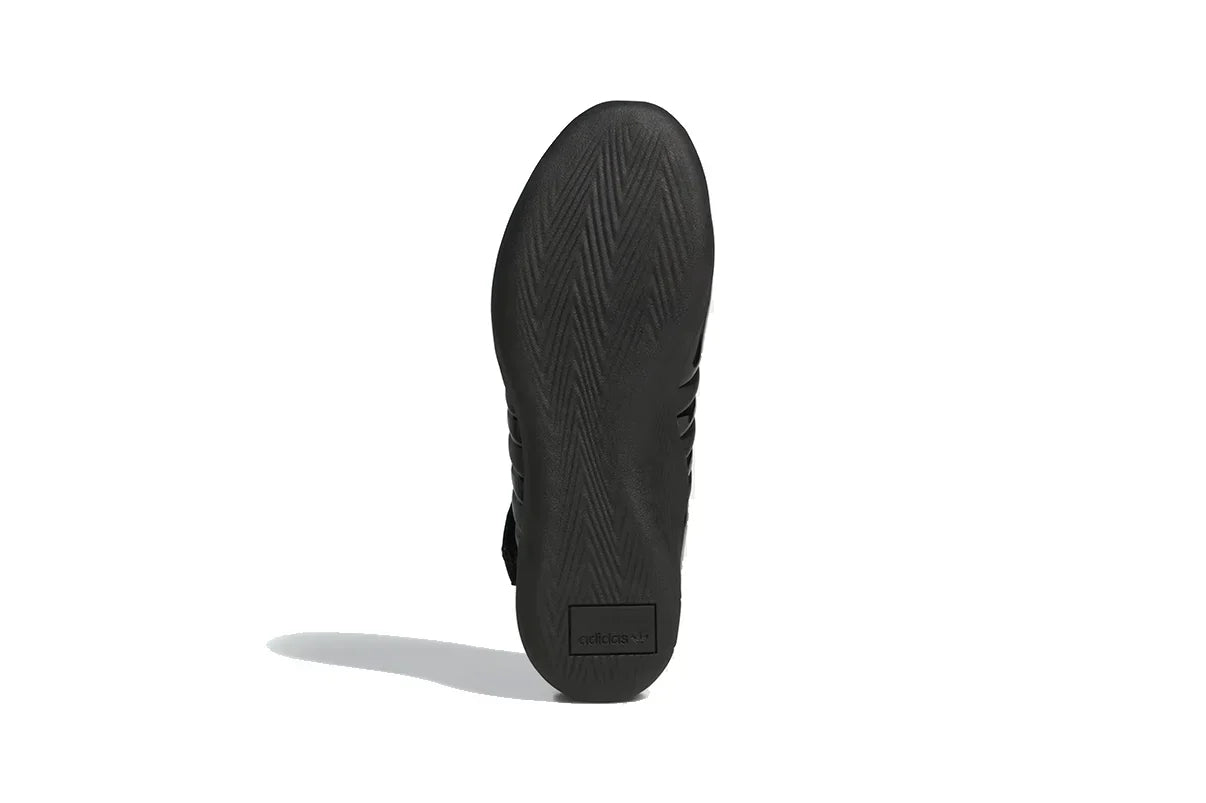Tênis Adidas Taekwondo Caroline Hu x CLOT Black Preto vista traseira