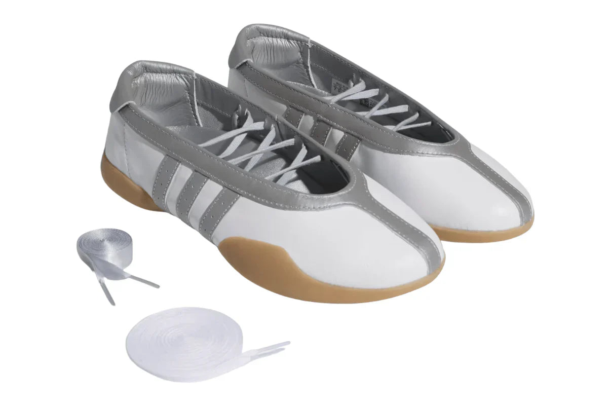 Tênis Adidas Taekwondo Mei Ballet Branco e Prata vista adicional