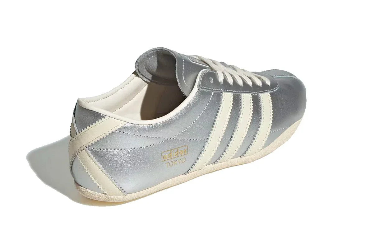 Tênis Adidas Tokyo Silver Metallic Prata detalhe do solado