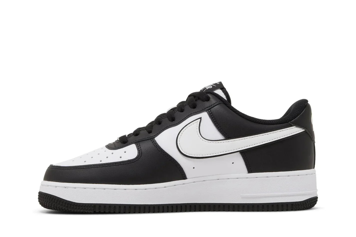 Tênis Air Force 1 Low 07 Panda Preto detalhe do solado