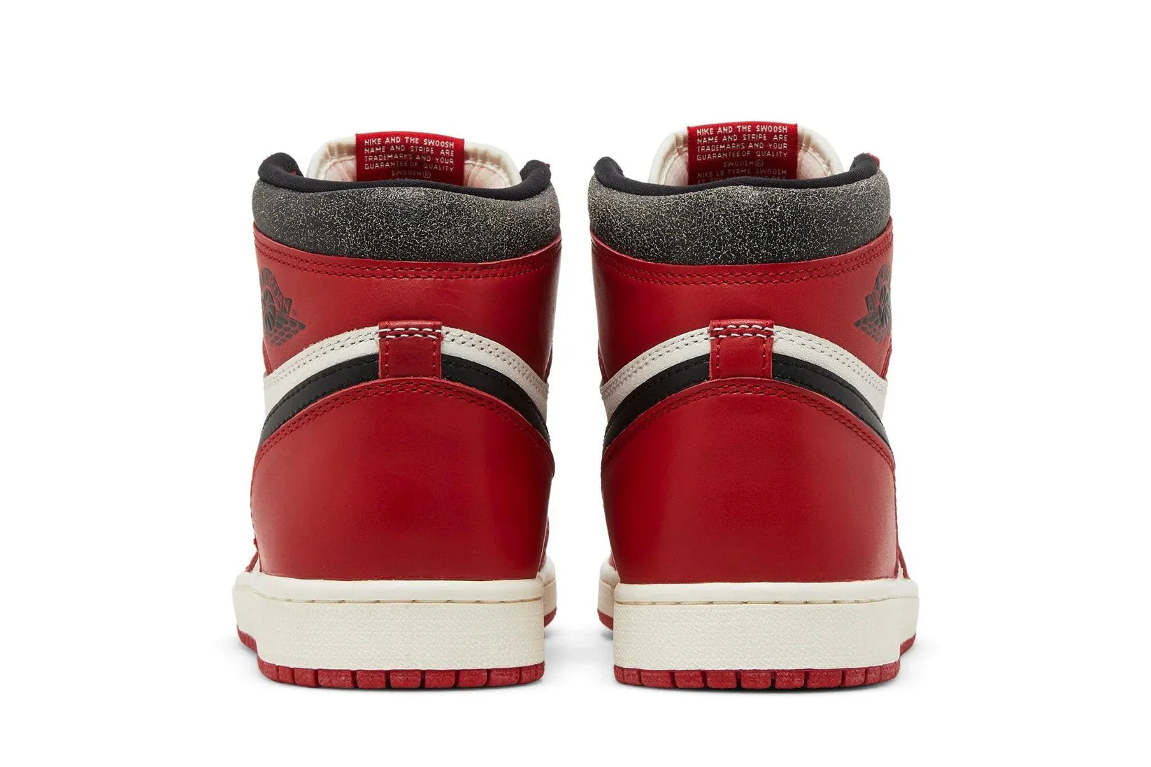 Tênis Air Jordan 1 High Chicago Lost and Found Vermelho detalhe do solado