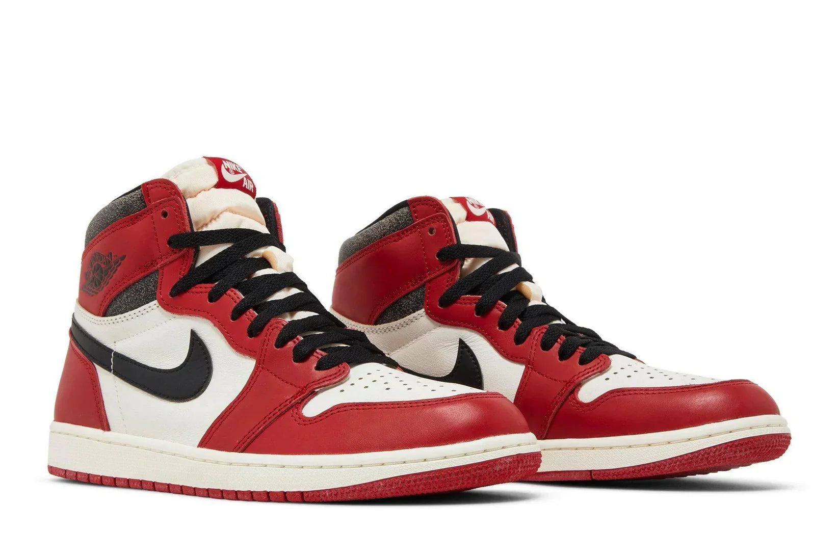Tênis Air Jordan 1 High Chicago Lost and Found Vermelho detalhe lateral