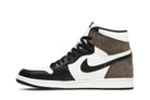 Tênis Air Jordan 1 High Dark Mocha Marrom detalhe lateral