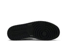 Tênis Air Jordan 1 Low Black Medium Grey Cinza detalhe lateral