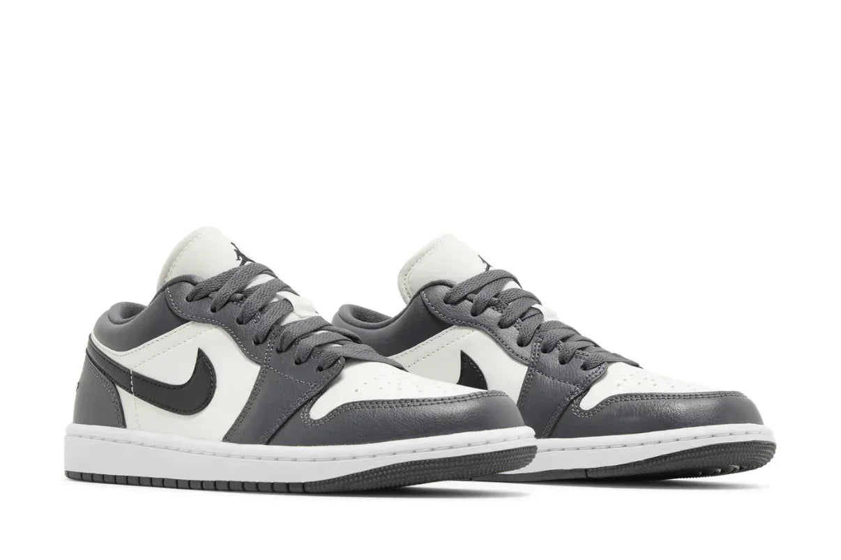 Tênis Air Jordan 1 Low Dark Grey Cinza detalhe lateral