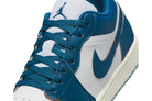 Tênis Air Jordan 1 Low Industrial Blue Azul detalhe do material