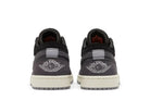 Tênis Air Jordan 1 Low Inside Out Black Preto detalhe lateral