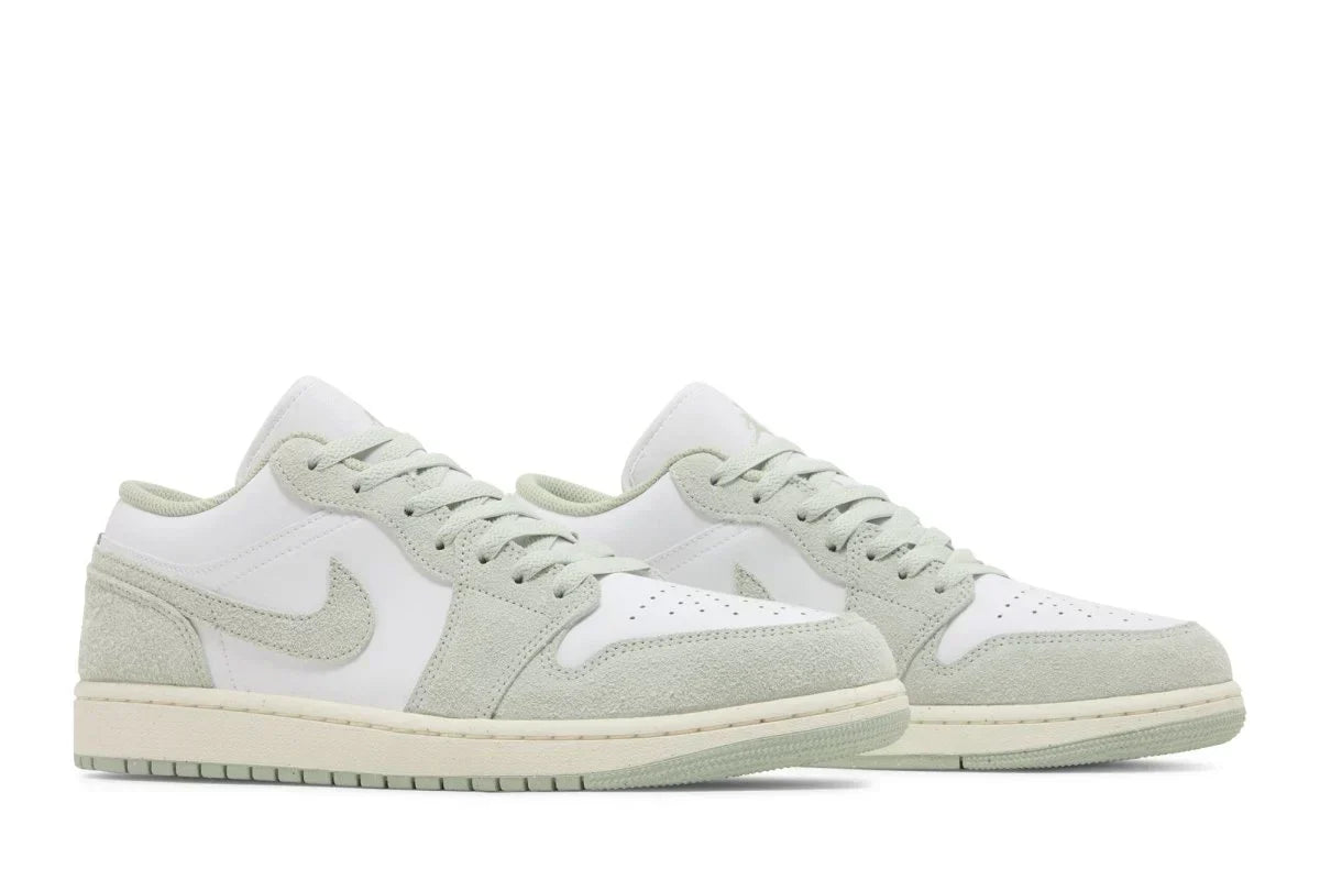 Tênis Air Jordan 1 Low Light Green Verde detalhe do solado