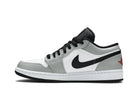 Tênis Air Jordan 1 Low Light Smoke Grey Cinza detalhe do material