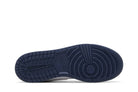 Tênis Air Jordan 1 Low Midnight Navy Wolf Grey Azul Marinho detalhe lateral