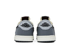 Tênis Air Jordan 1 Low OG EX Black and Smoke Grey Cinza detalhe do solado