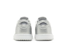 Tênis Air Jordan 1 Low Og Metallic Silver Cinza detalhe lateral