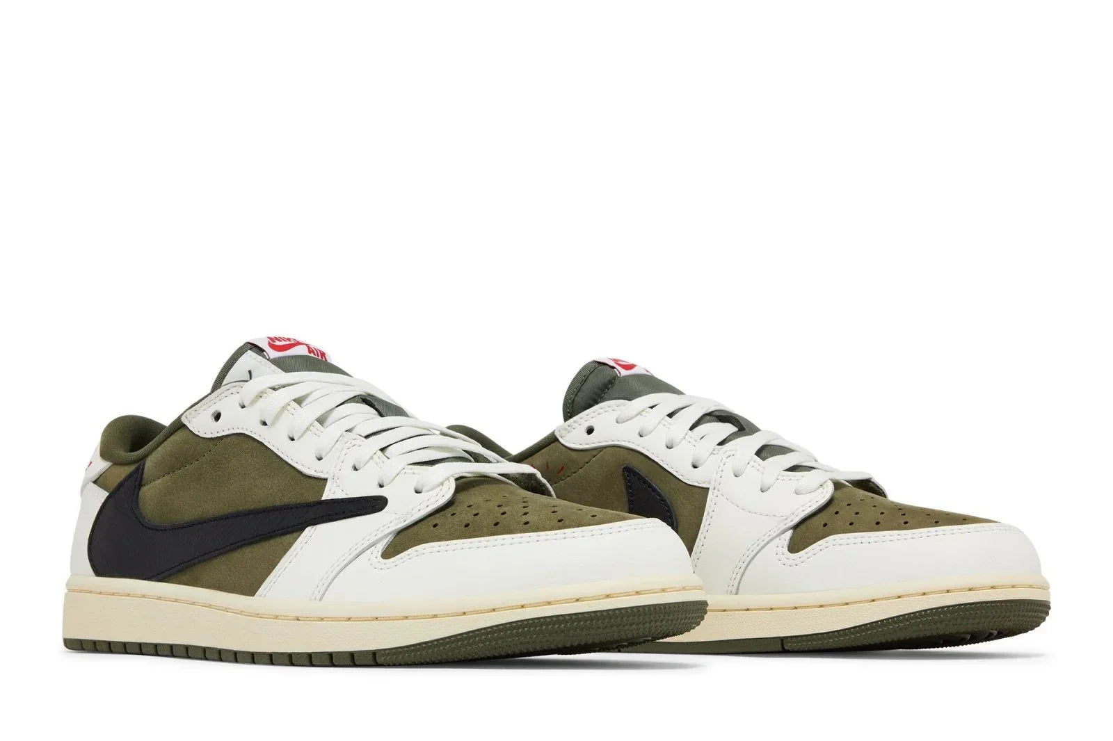 Tênis Air Jordan 1 Low Og Sp x Travis Scott Medium Olive Verde detalhe lateral
