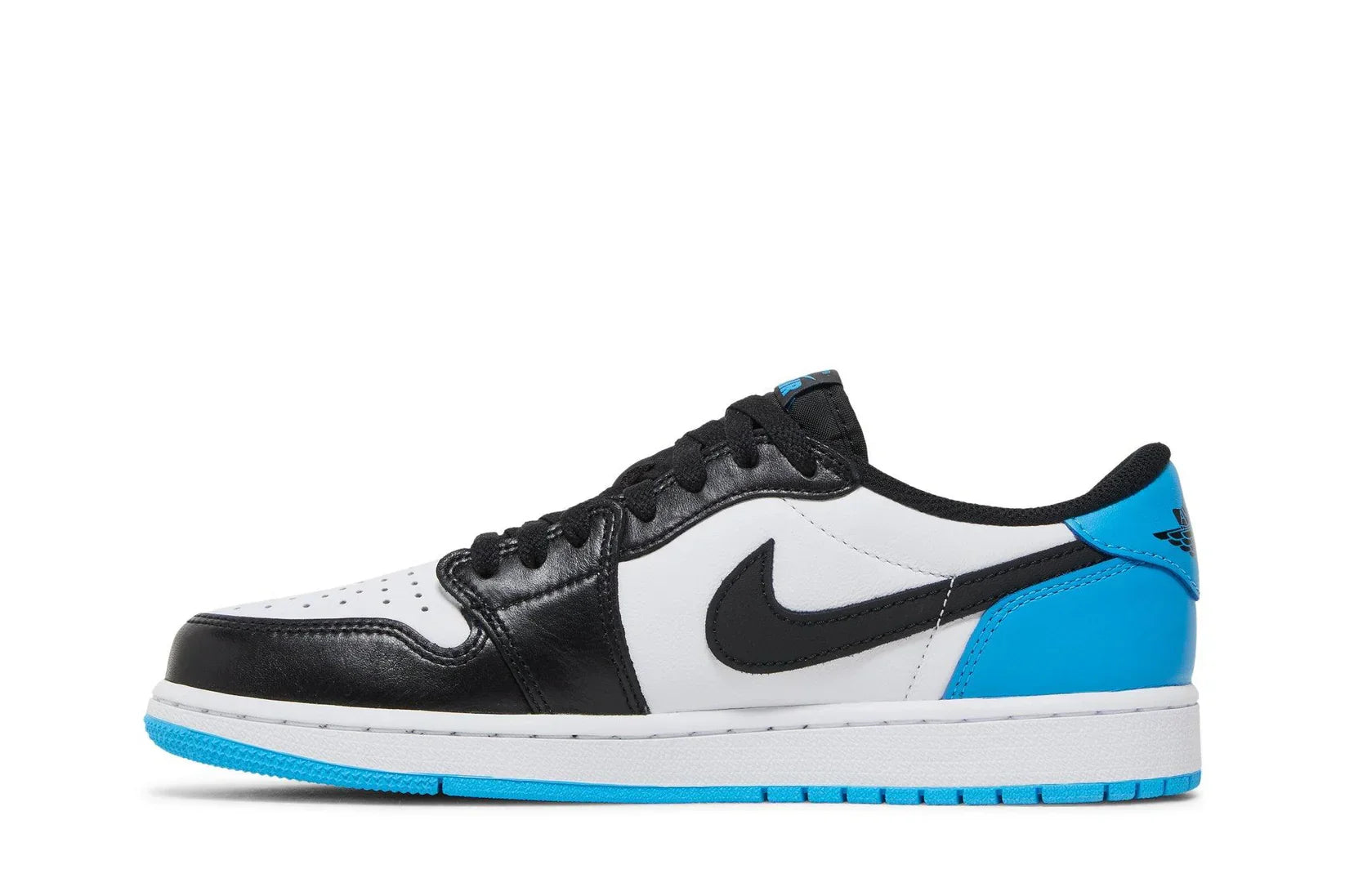 Tênis Air Jordan 1 Low OG UNC Azul detalhe do solado