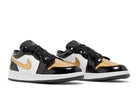 Tênis Air Jordan 1 Low SE Gs Gold Toe Preto detalhe do solado