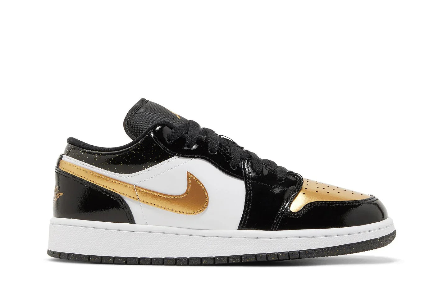 Tênis Air Jordan 1 Low SE Gs Gold Toe Preto vista lateral
