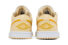Tênis Air Jordan 1 Low Team Gold Amarelo vista traseira