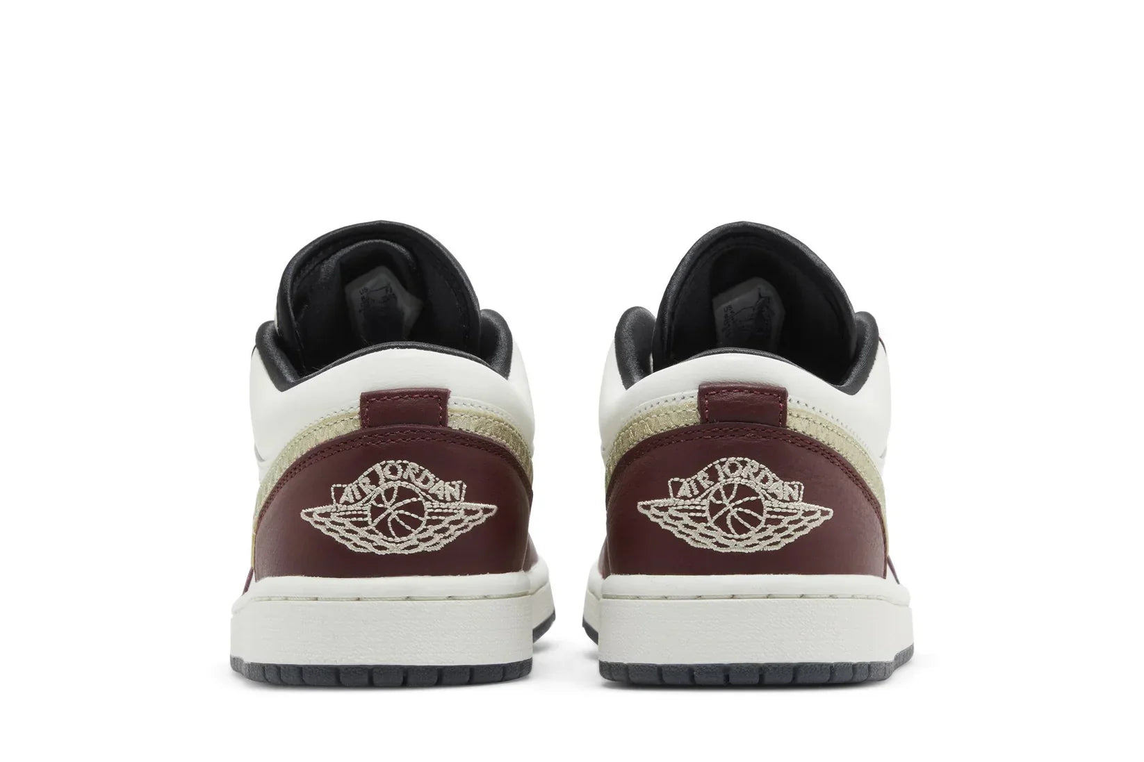 Tênis Air Jordan 1 Low Year of Dragon 2024 vista traseira