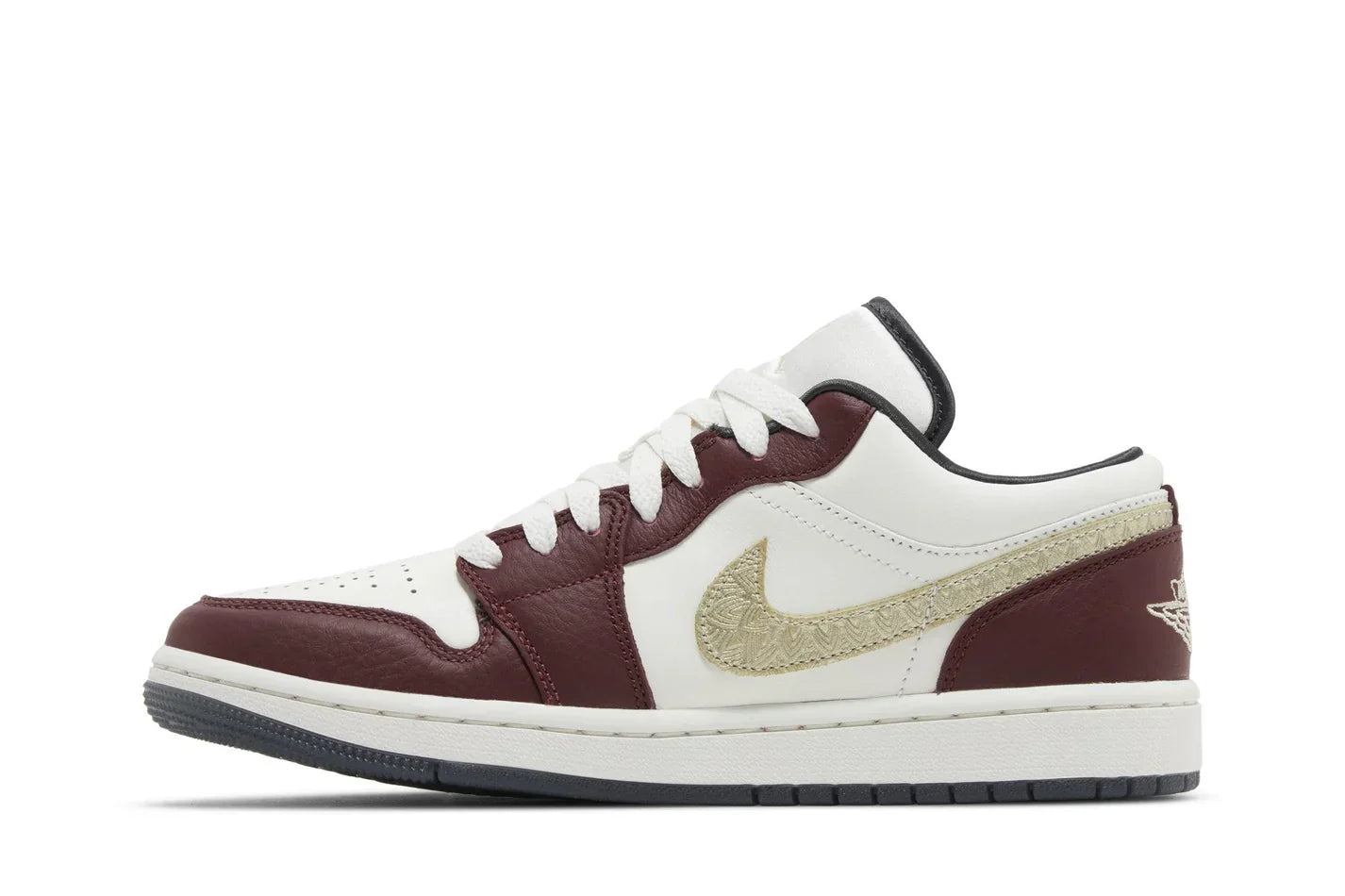 Tênis Air Jordan 1 Low Year of Dragon 2024 detalhe do solado