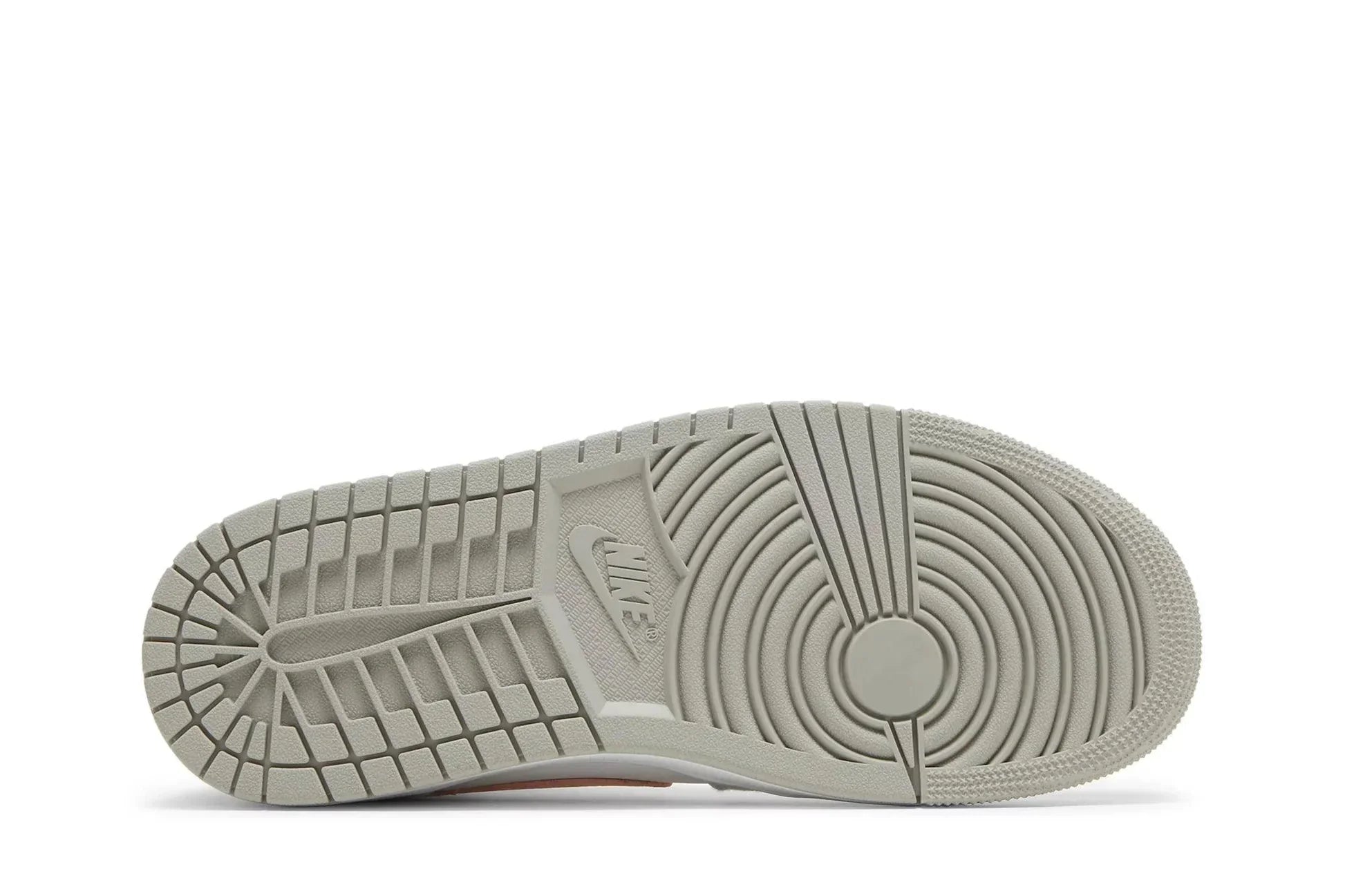 Tênis Air Jordan 1 Mid SE Light Iron Ore Cinza detalhe do material