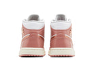 Tênis Air Jordan 1 Mid SE Red Stardust White Rosa detalhe do solado