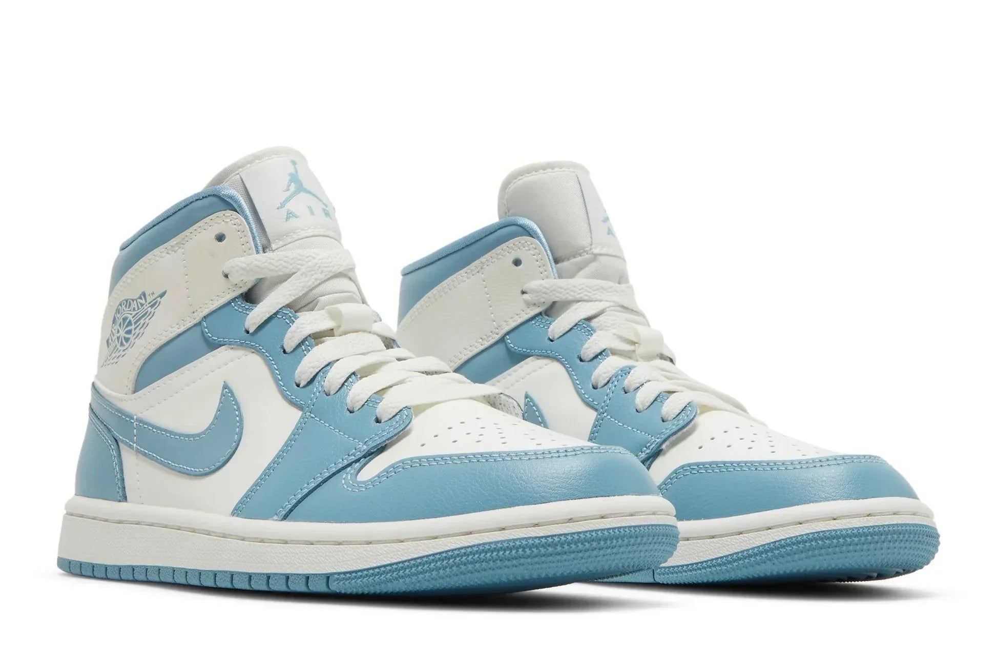 Tênis Air Jordan 1 Mid University Blue (UNC) Azul vista superior