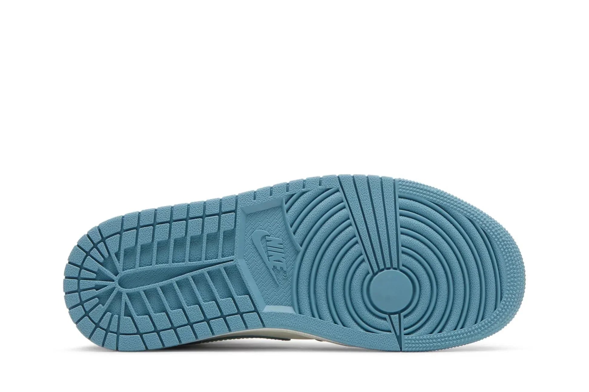 Tênis Air Jordan 1 Mid University Blue (UNC) Azul detalhe do material
