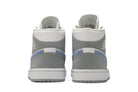 Tênis Air Jordan 1 Mid Wolf Grey Cinza detalhe do solado