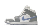 Tênis Air Jordan 1 Mid Wolf Grey Cinza vista traseira