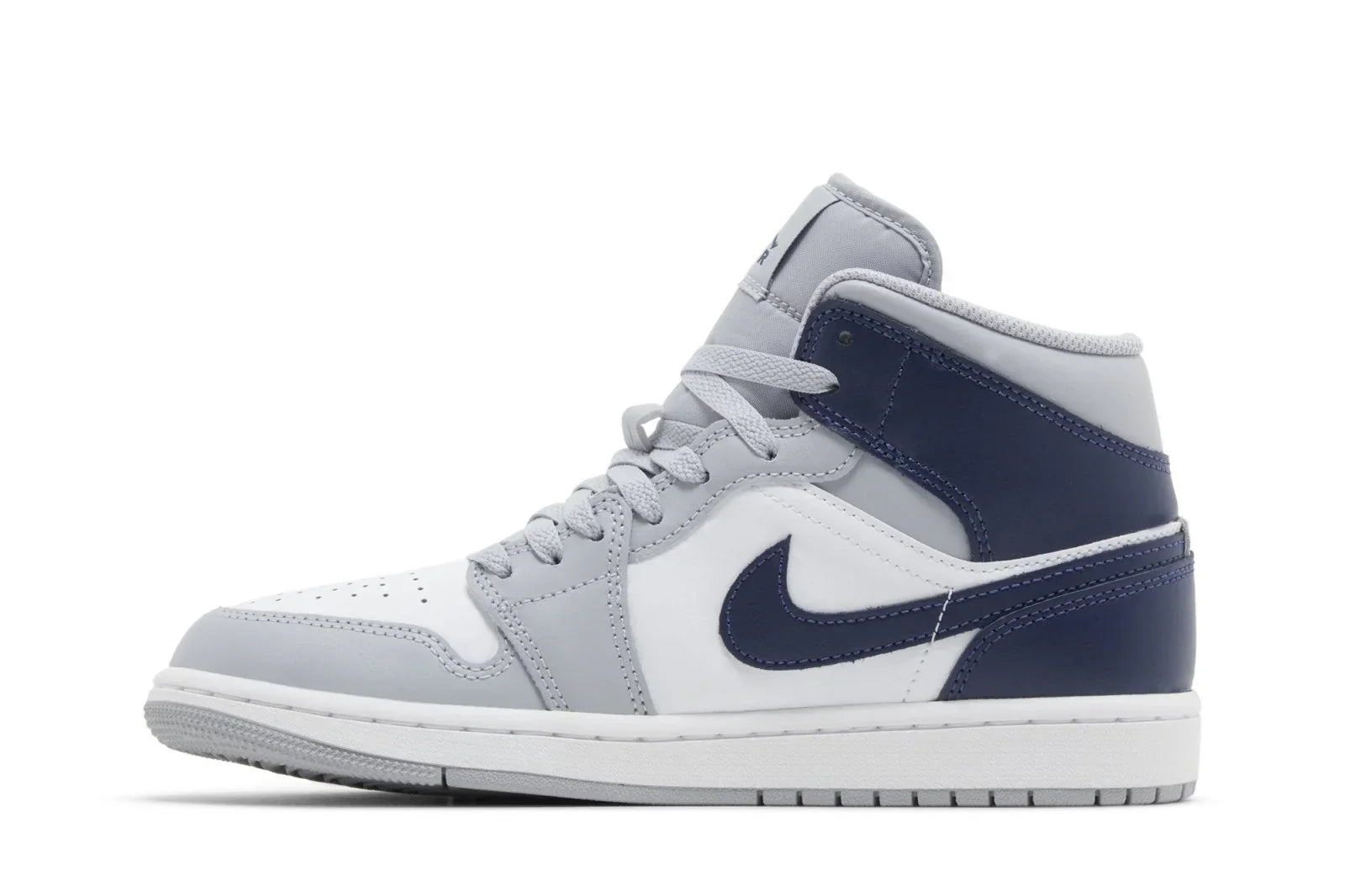 Tênis Air Jordan 1 Mid Wolf Grey Midnight Navy Cinza vista traseira