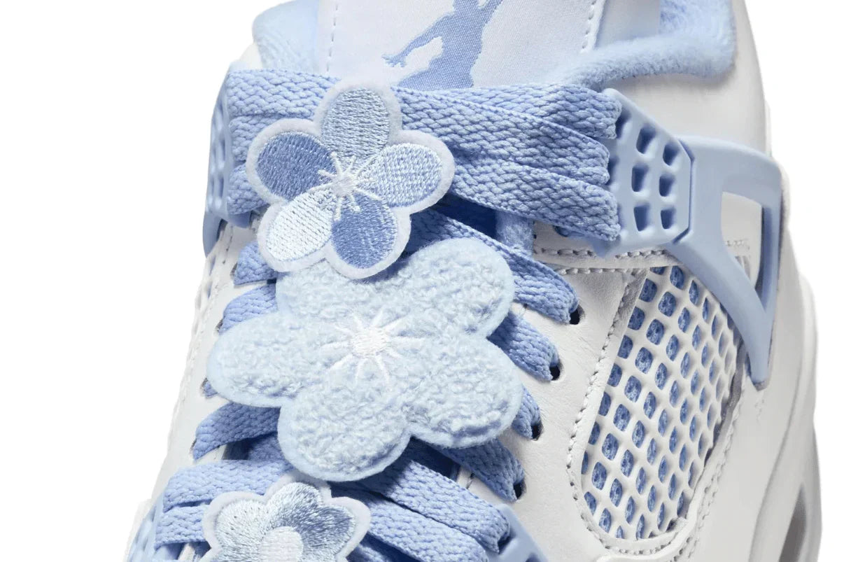 Tênis Air Jordan 4 Retro Forget Me Not Azul vista traseira