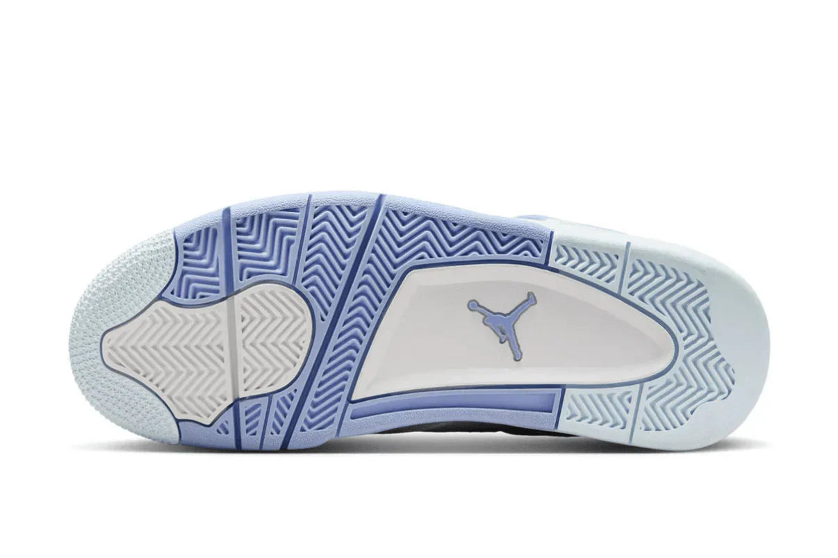 Tênis Air Jordan 4 Retro Forget Me Not Azul detalhe frontal