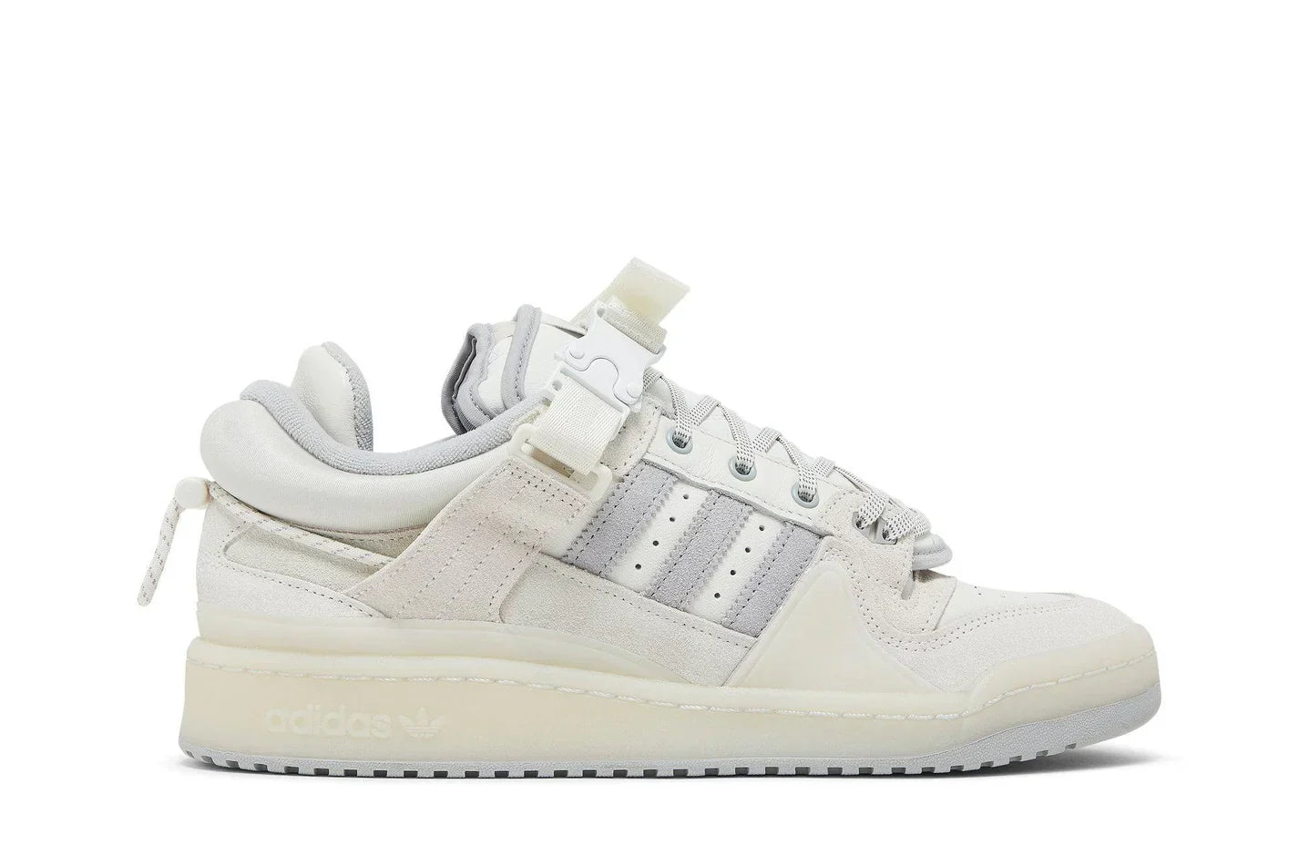 Tênis Adidas Forum Buckle Low x Bad Bunny White Branco vista lateral