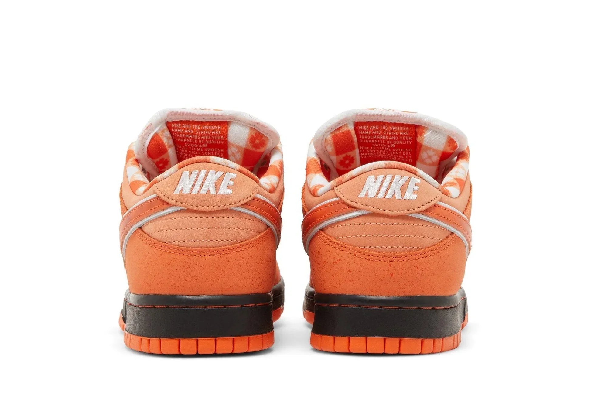 Tênis Concepts x Nike SB Dunk Low Orange Lobster Laranja detalhe do solado