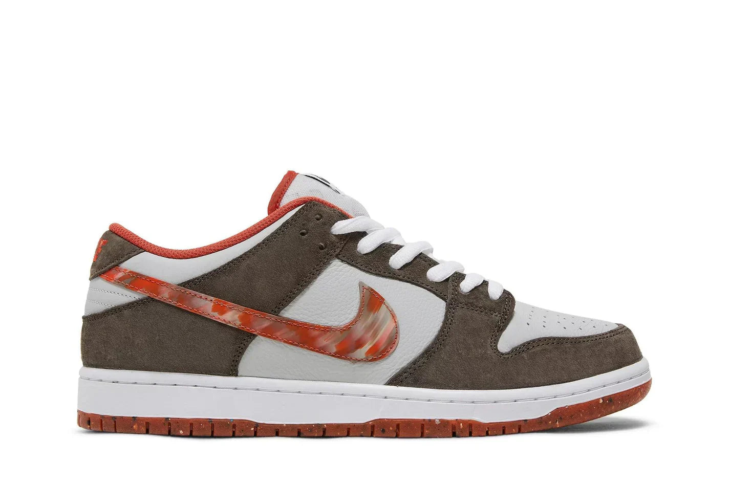 Tênis Crushed D.C. x Nike SB Dunk Low Golden Hour Colorido vista lateral