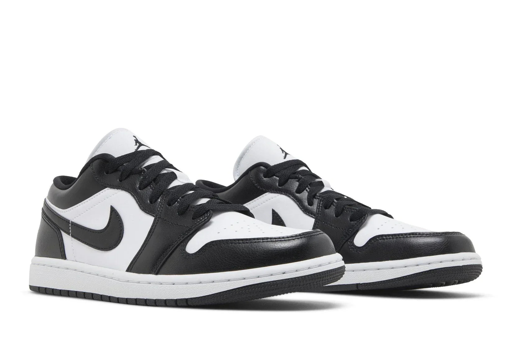 Tênis Jordan 1 Low Panda (2023) Preto vista traseira