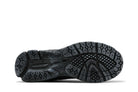 Tênis New Balance 2002R Protection Pack Phantom Cinza Camurça Mesh Preto detalhe do material