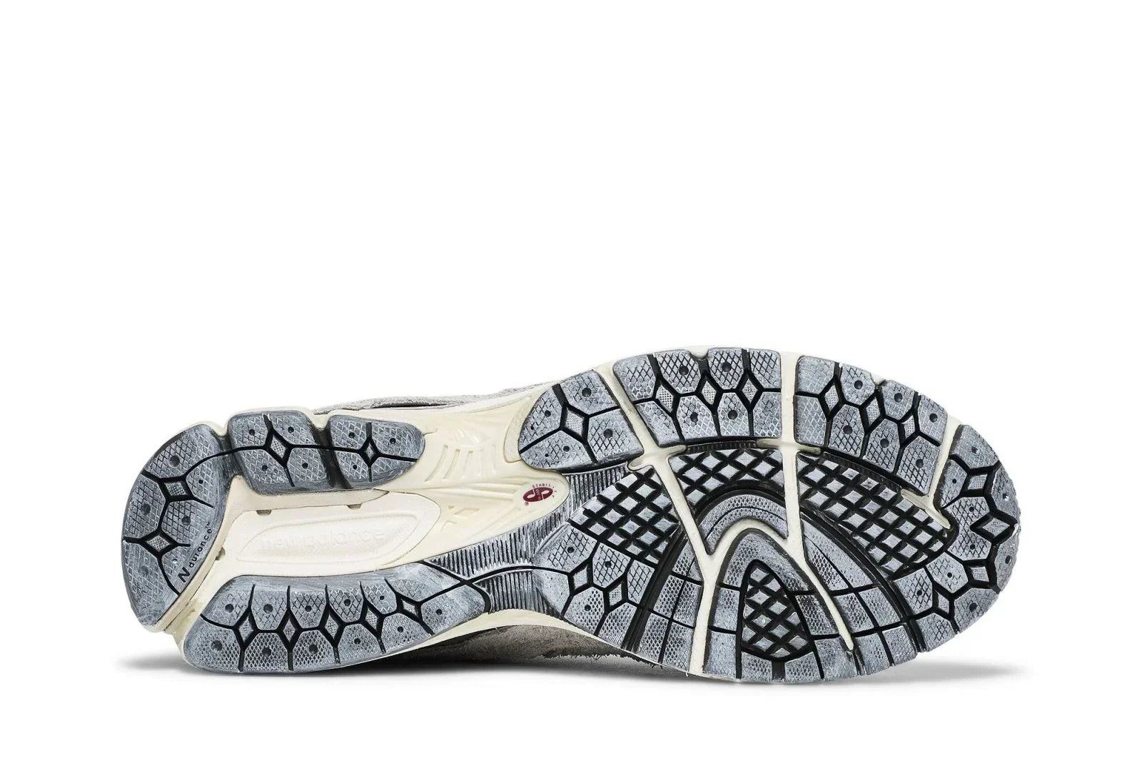 Tênis New Balance 2002R Protection Pack Rain Cloud Suede Mesh Cinza detalhe do material