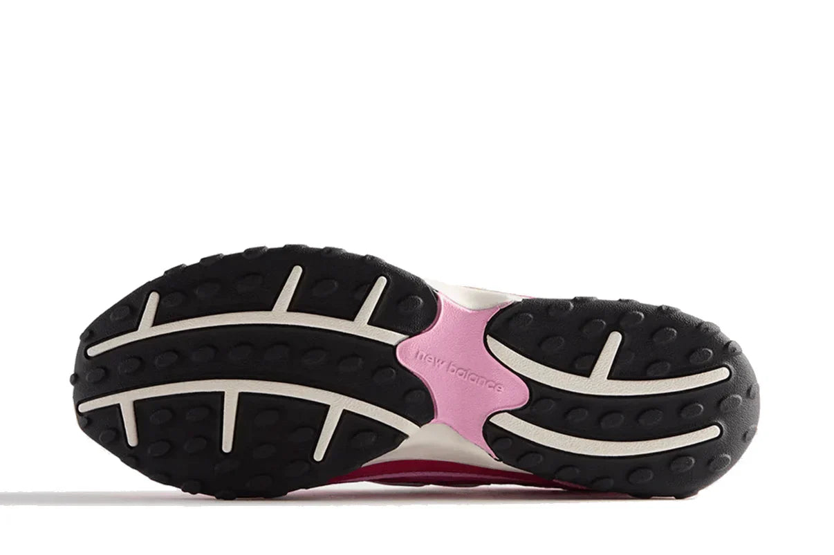 Tênis New Balance 204L Kith Pink Rosa vista traseira
