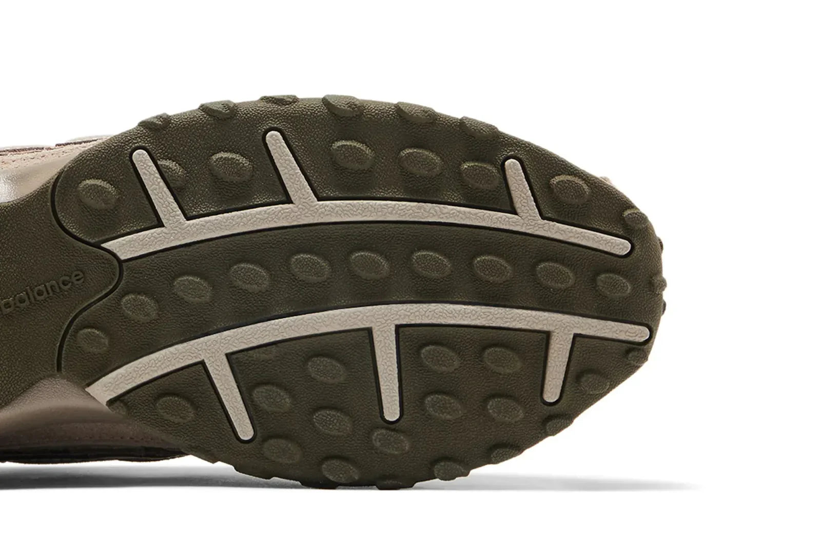 Tênis New Balance 204L Mushroom Arid Stone Marrom vista traseira