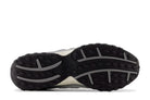 Tênis New Balance 204L Silver Metallic Black Prateado detalhe lateral