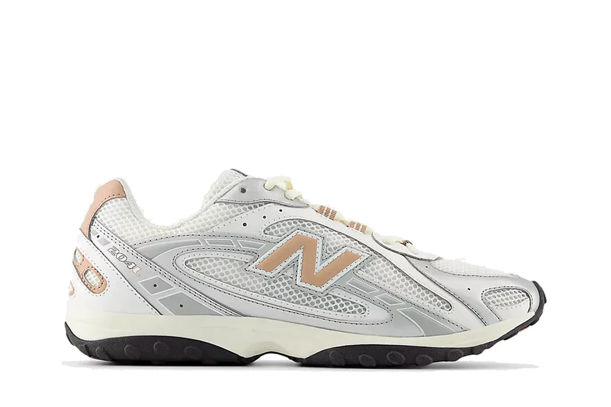 Tênis New Balance 204L Silver Metallic Flat Taupe Prateado vista lateral