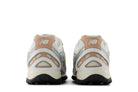 Tênis New Balance 204L Silver Metallic Flat Taupe Prateado detalhe do solado