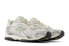 Tênis New Balance 204L Silver Metallic Sage Green Prateado detalhe lateral