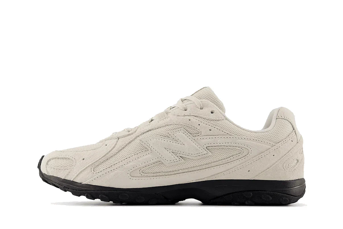 Tênis New Balance 204L Year of the Horse White Bege vista traseira