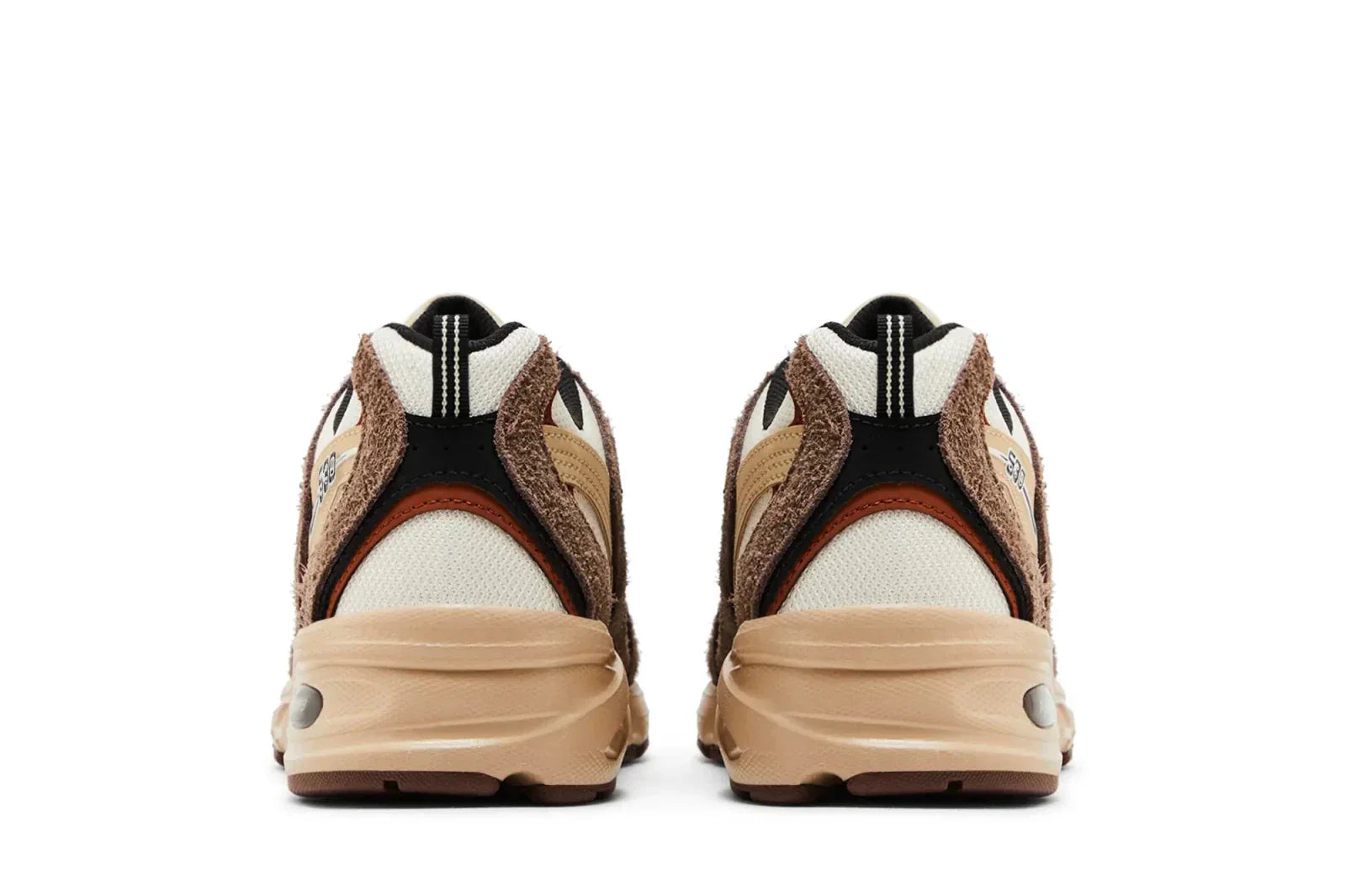 Tênis New Balance 530 Brown Tan Marrom detalhe do solado
