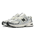 Tênis New Balance 530 Silver Black Cinza detalhe do solado