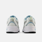 Tênis New Balance 530 White Chrome Blue Branco vista traseira