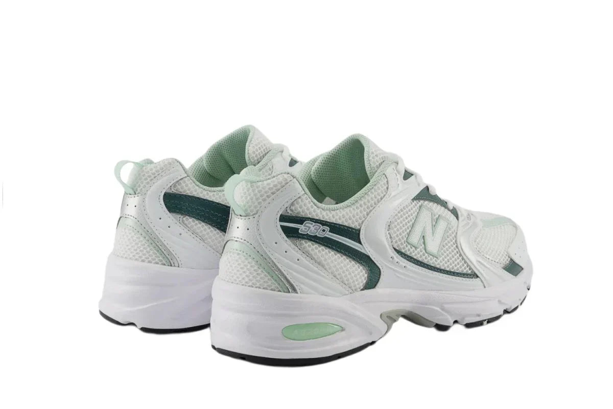 Tênis New Balance 530 White Mint Branco vista traseira